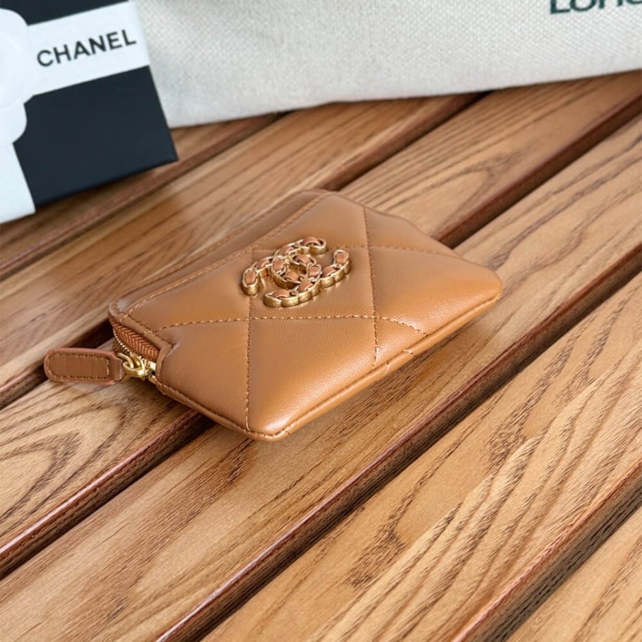 Ch*el 19 zipped coin purse